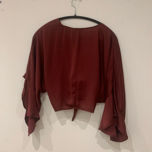 Olivaceous Wine Tie in Front Top - Picture 2 of 4